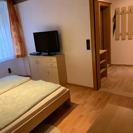 Haus Huttenbrenner Bed and breakfast Mautern In Steiermark
